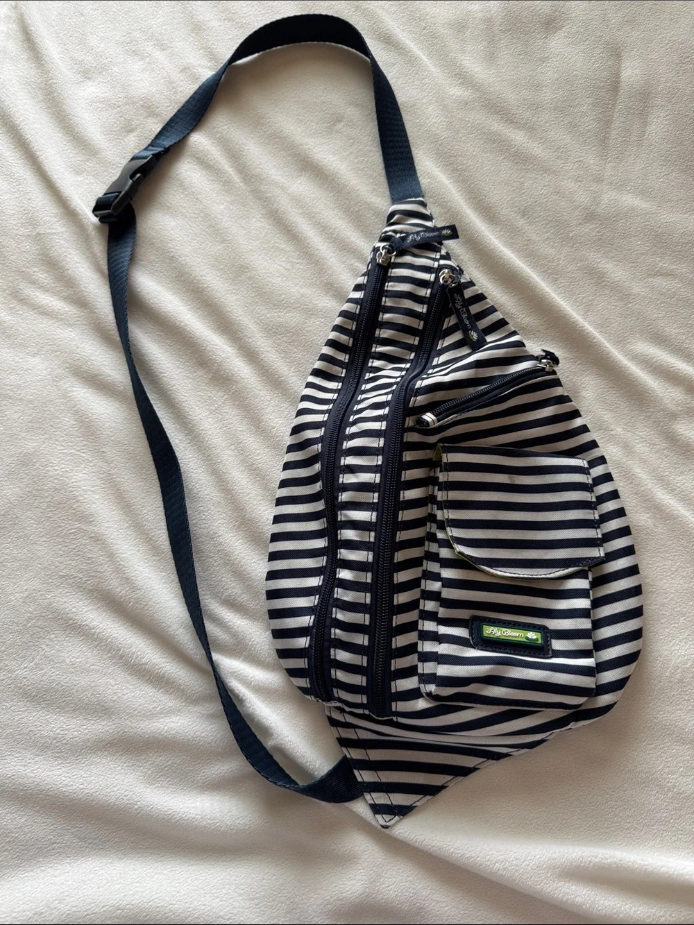 Lily Bloom sling back pack